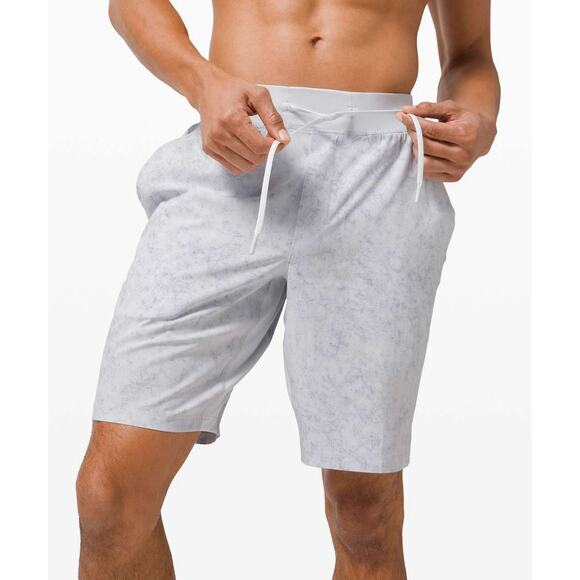 Lululemon T.H.E. Short 9" *Linerless Gravel Dust Alpine White Multi Large - Picture 1 of 9